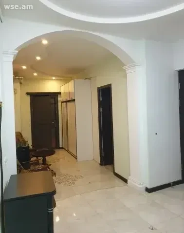 3-комн., 80 м², 2/3 эт., 1-я ул. Давид Бека 65