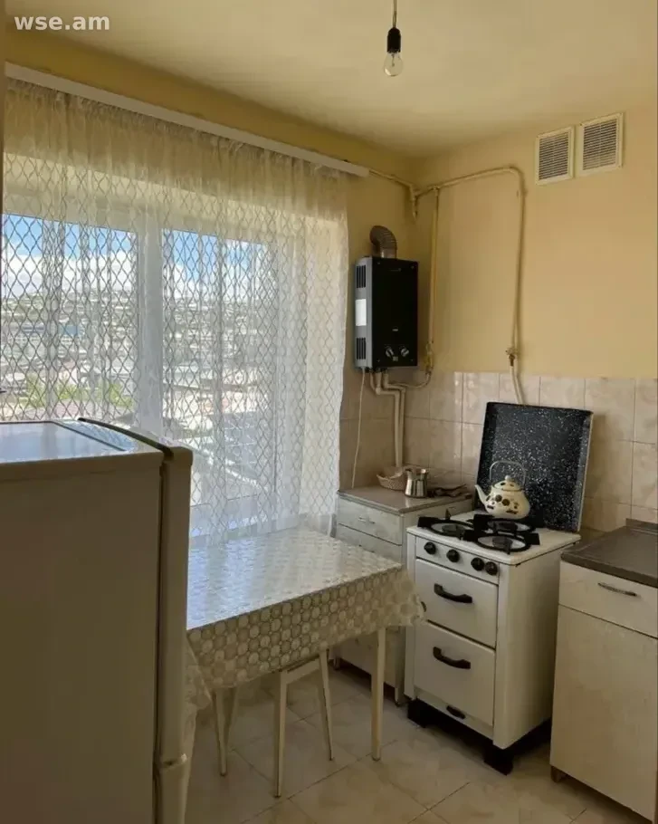1-սենյականոց, 34 մ², 5/5 հարկ, Ռոստովյան փողոց 19