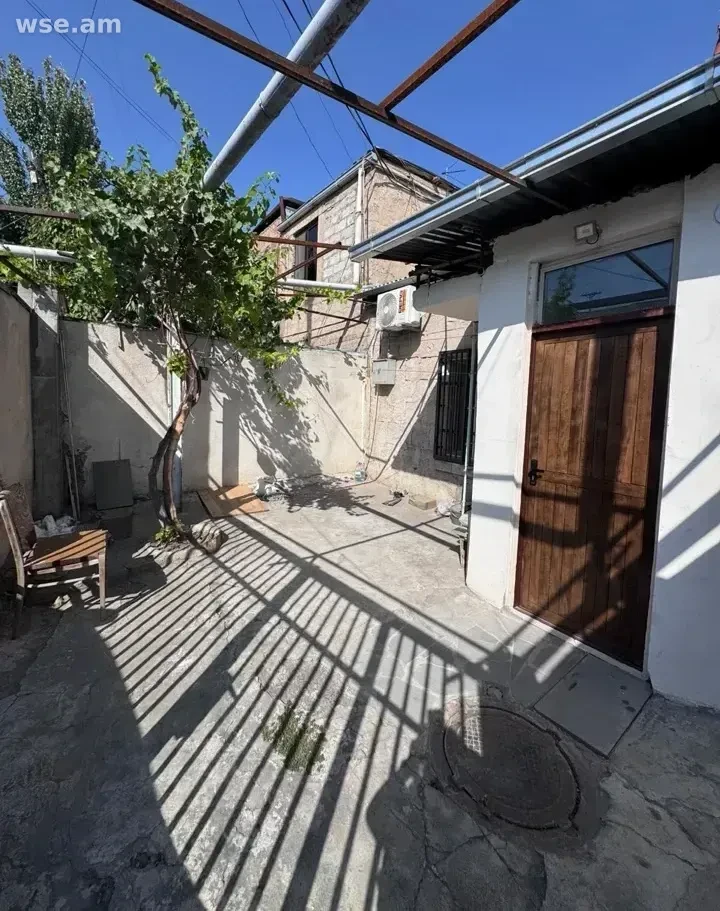 3 սենյականոց տուն, 52 մ², 1 հարկանի, Խորեն Խաչատրյան փողոց 12