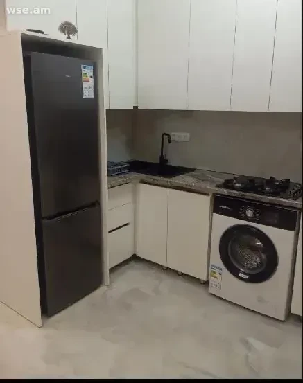 2 սենյականոց, 37 մ², 1/3 հարկ, Լոմոնոսովի փողոց 40/2