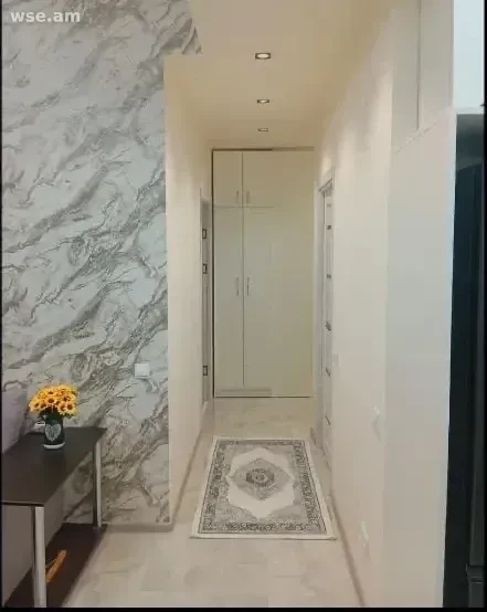 2 սենյականոց, 37 մ², 1/3 հարկ, Լոմոնոսովի փողոց 40/2