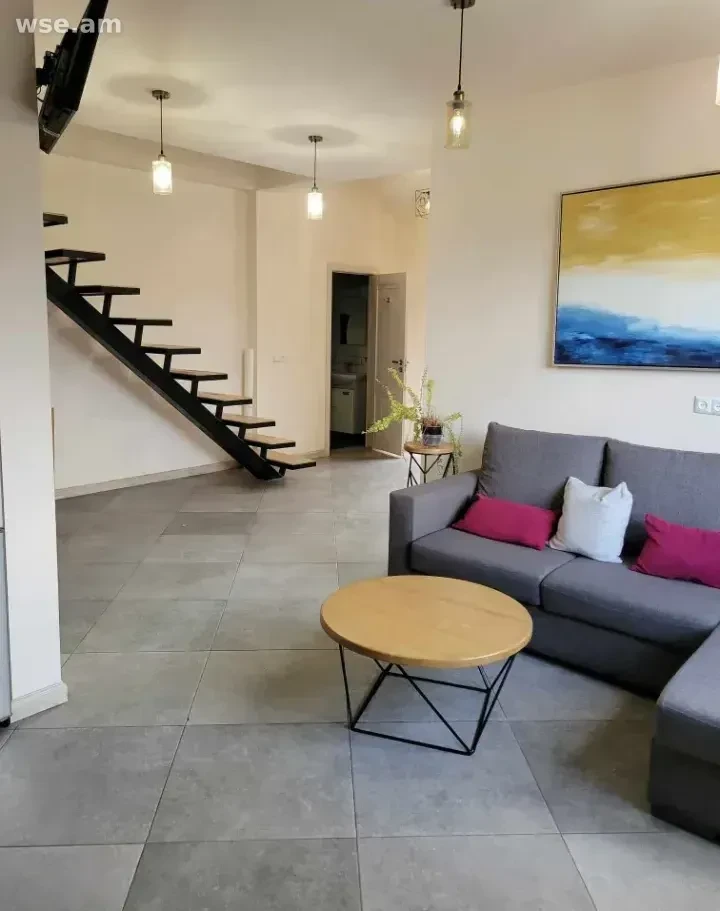 4 սենյականոց, 92 մ², 6/6 հարկ, Դերենիկ Դեմիրճյանի փողոց 27/1