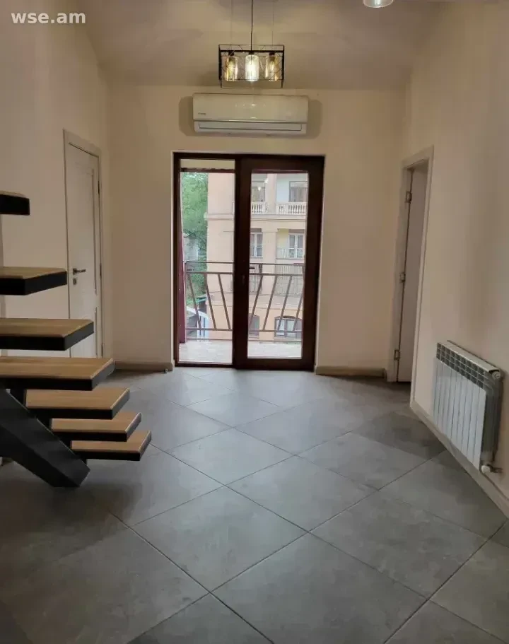 4 սենյականոց, 92 մ², 6/6 հարկ, Դերենիկ Դեմիրճյանի փողոց 27/1