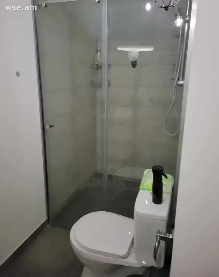 4 սենյականոց, 92 մ², 6/6 հարկ, Դերենիկ Դեմիրճյանի փողոց 27/1