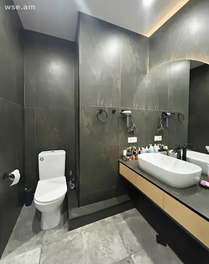 3-սենյականոց, 81 մ², 9/11 հարկ, Սերո Խանզադյան փողոց 36