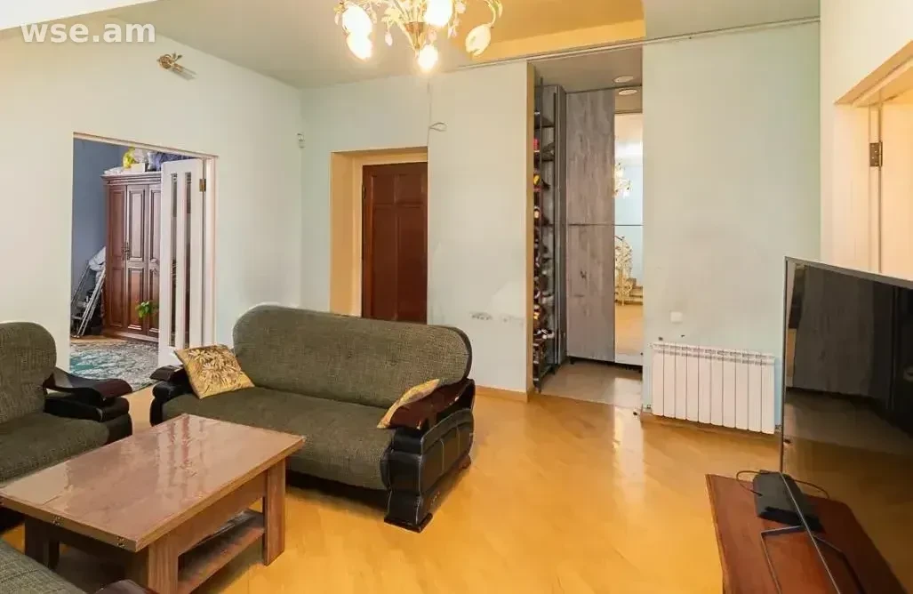 5-սենյականոց, 201 մ², 2/4 հարկ, Զաքիյան փողոց 10