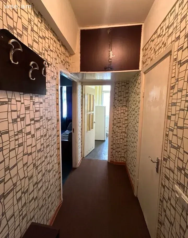 1 սենյականոց, 40 քմ, 7/9 հարկ, Օրբելի եղբայրների փողոց 18