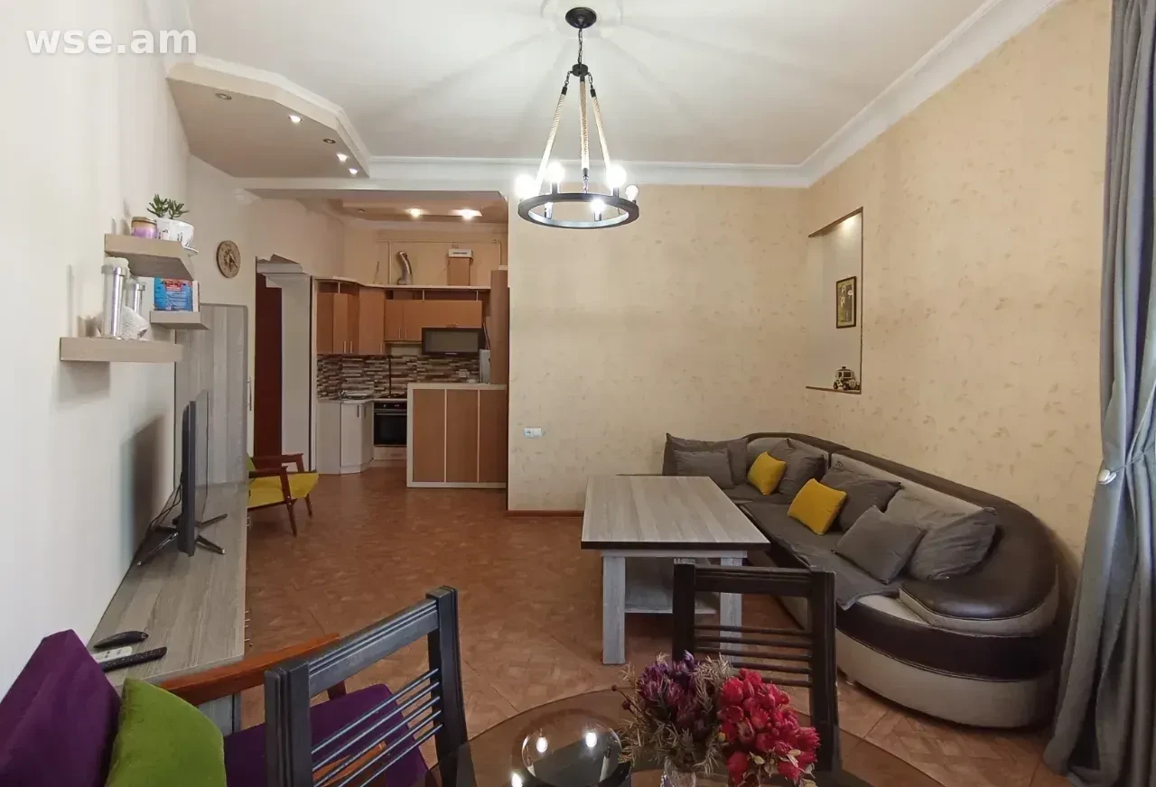 3-комн., 76 м², 2/5 эт., проспект Комитаса 65