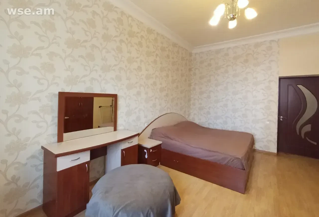 3-комн., 76 м², 2/5 эт., проспект Комитаса 65