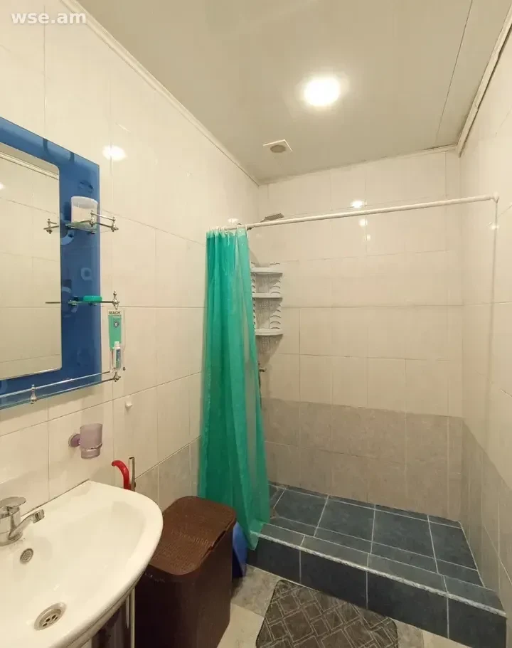 3-комн., 76 м², 2/5 эт., проспект Комитаса 65