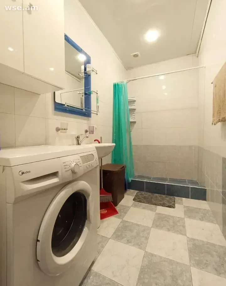 3-комн., 76 м², 2/5 эт., проспект Комитаса 65