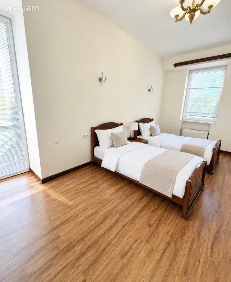 4-комн., 189 м², 10/20 эт., проспект Саят-Нова 19