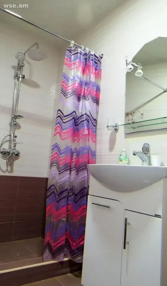 2-комн., 70 м², 2/5 эт., переулок улицы Акопа Акопяна 1, Ереван