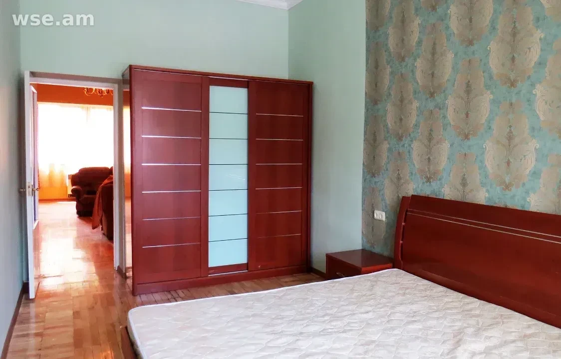 2-комн., 70 м², 2/5 эт., переулок улицы Акопа Акопяна 1, Ереван