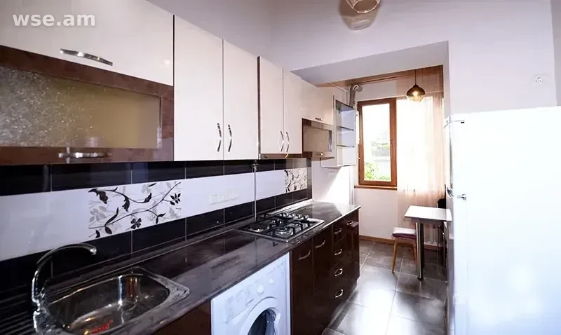 2-комн., 70 м², 2/5 эт., переулок улицы Акопа Акопяна 1, Ереван