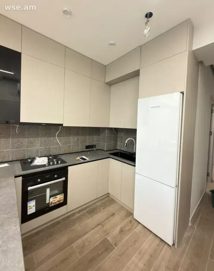 3-комн., 72 м², 10/12 эт., улица Грибоедова 2