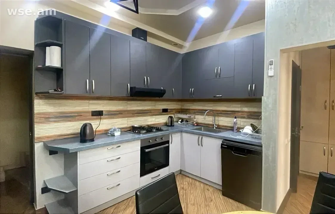 5-комн. дом, 180м², Улица Шираза 26 - 2 800 $ | WSE.AM