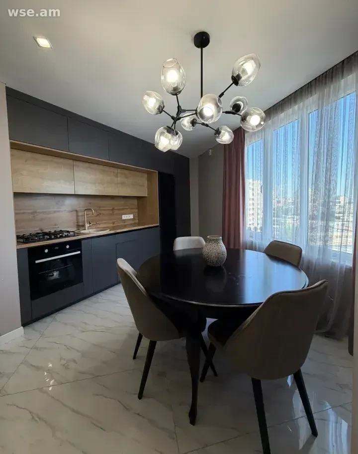 4-комн. квартира, 100м², 2-я улица Силикян - 250 000 $