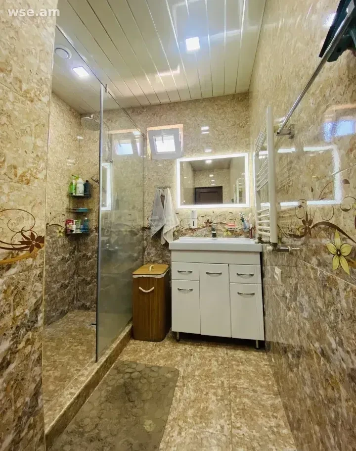 4-комн. дом, 120м², улица Бужашхатохнери 68 - 195 000 $