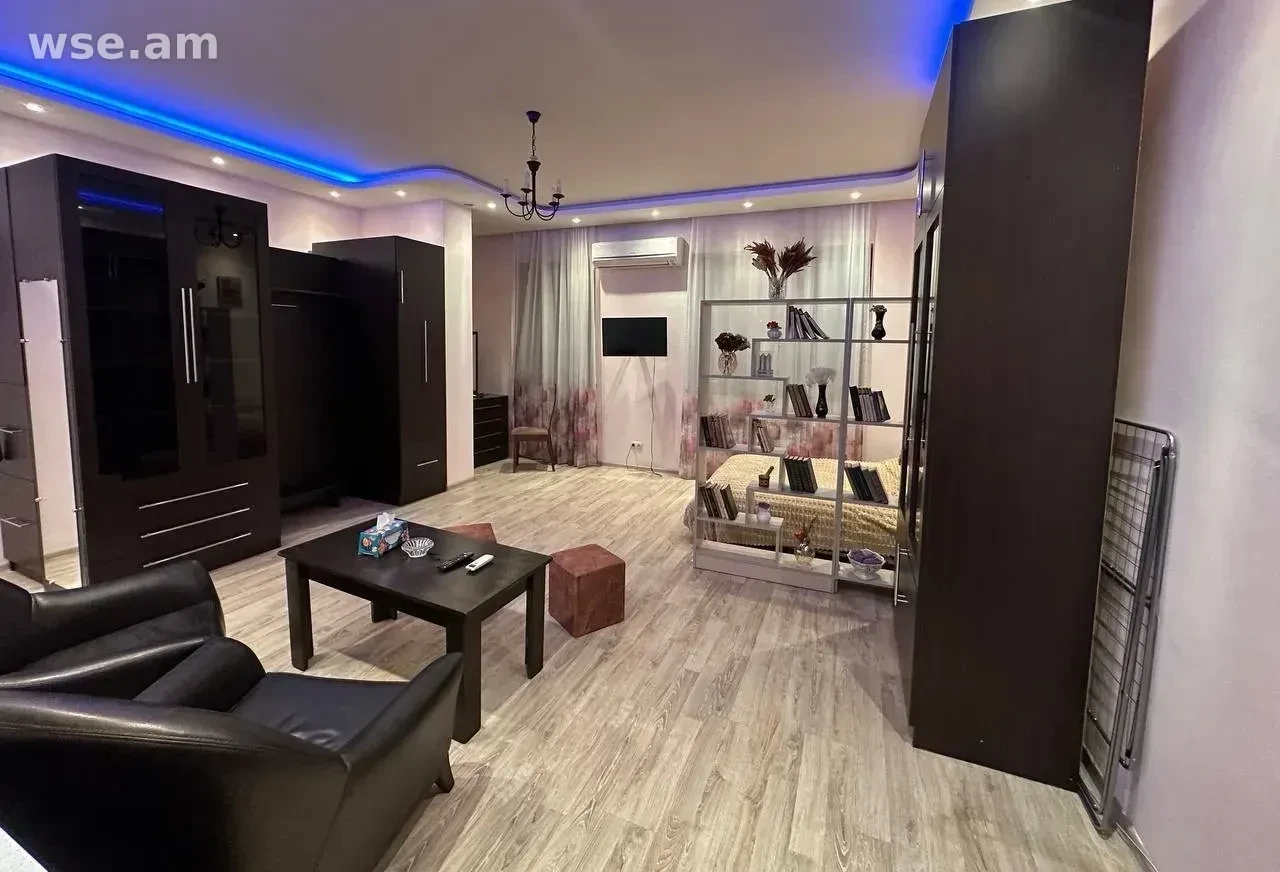 1-комн. квартира, 52м², улица Налбандяна 51 - 165 000 $