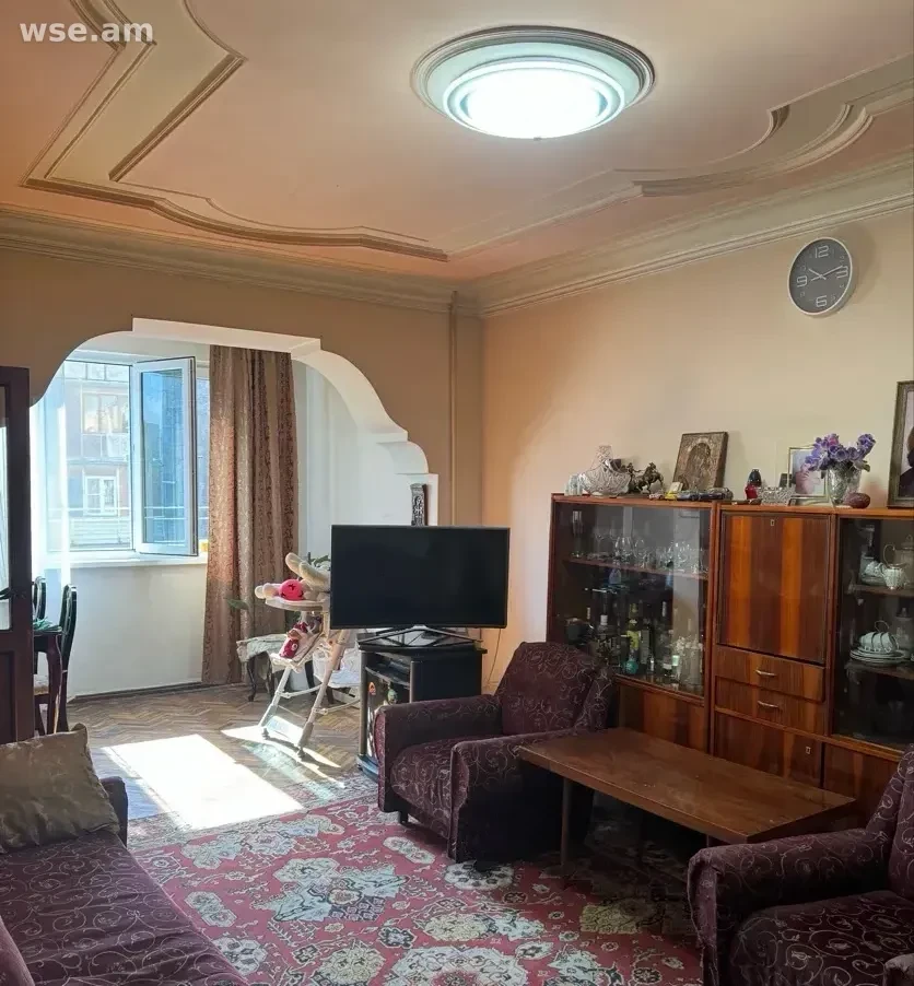 3-комн. квартира, 75м², улица Кочаряна 12 - 117 000 $
