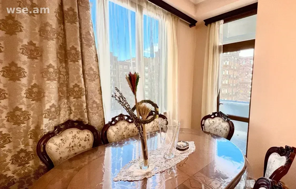 2-комн. квартира, 70м², улица Никогаоса Адонца 6/1 - 500 000 ֏