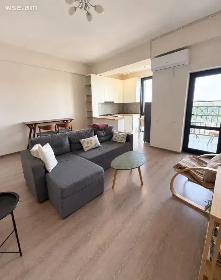 2-комн. квартира, 60м², улица Никогаоса Адонца 19\8 - 300 000 ֏