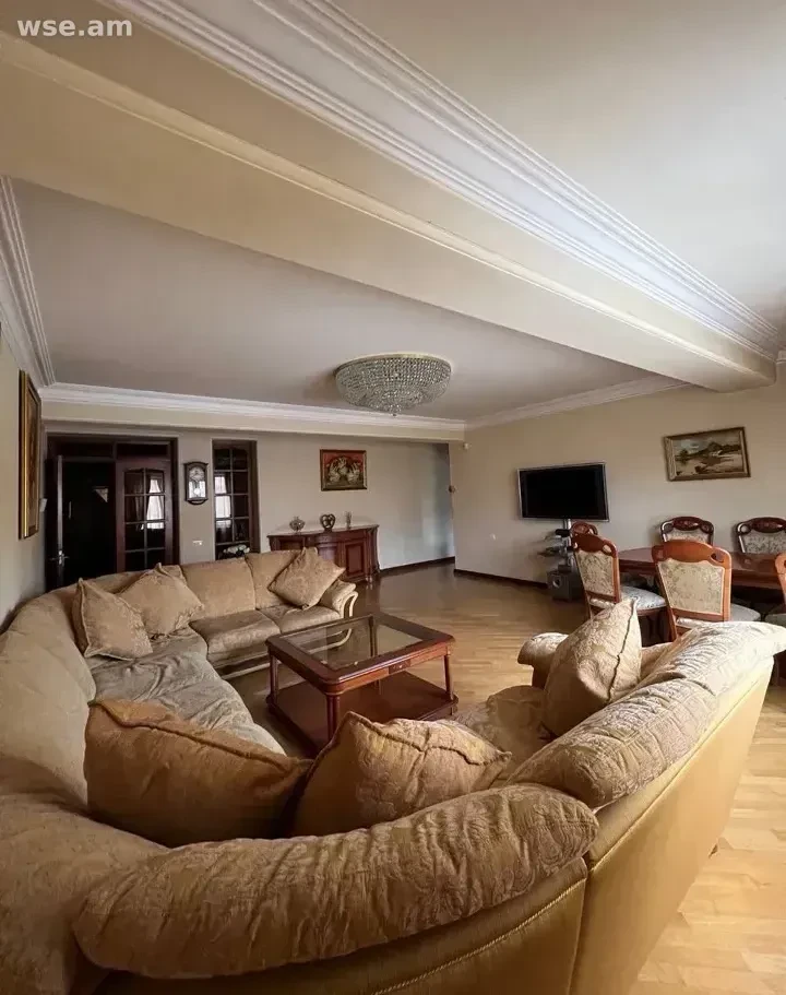 4-комн. квартира, 150м², улица Братьев Орбели 65 - 500 000 ֏