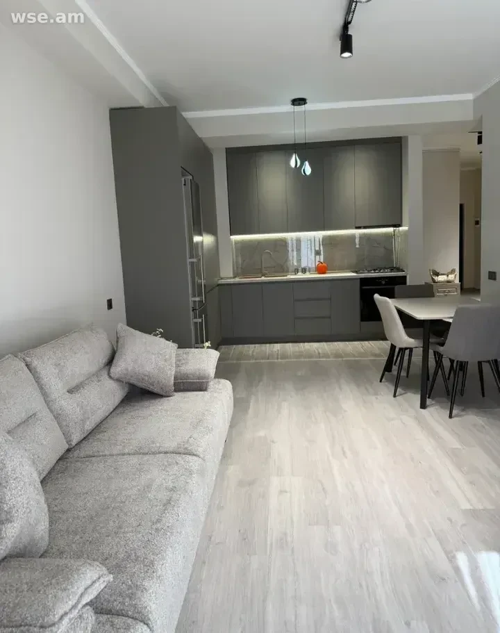2-комн. квартира, 60м², 17-я улица квартала Паруйра Севака 17 - 450 000 ֏