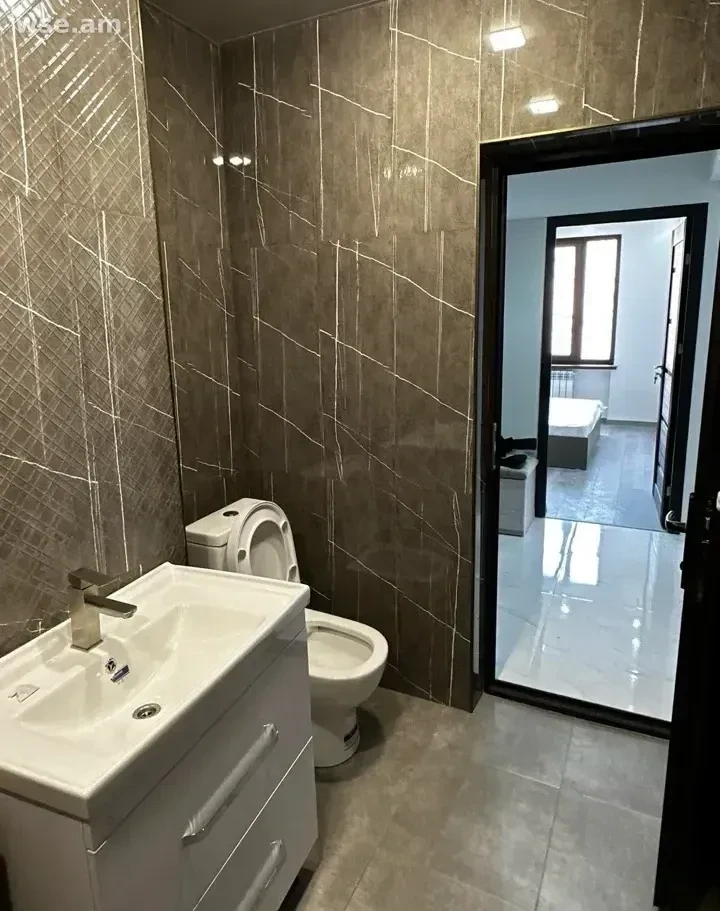 3-комн., 76 м², 4/9 эт., микрорайон Исаакян 45