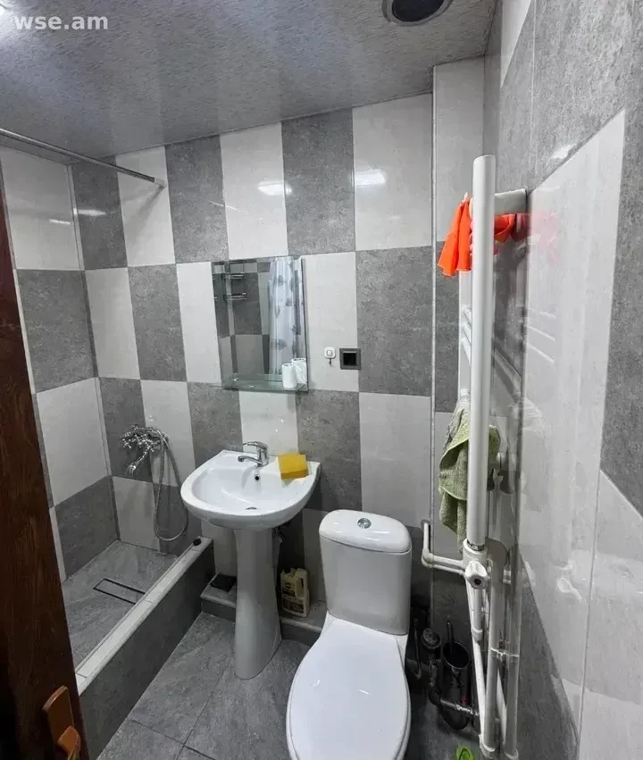 2-комн., 62 м², 5/5 эт., ул. Молдовакан 30/1