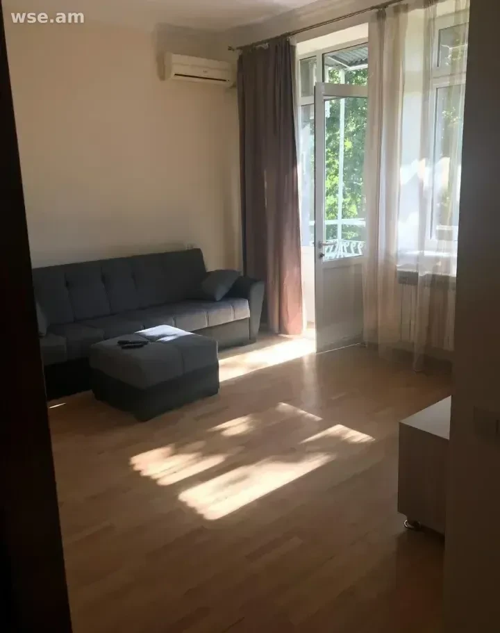 1-комн., 40 м², 3/5 эт., проспект Азатутян 7