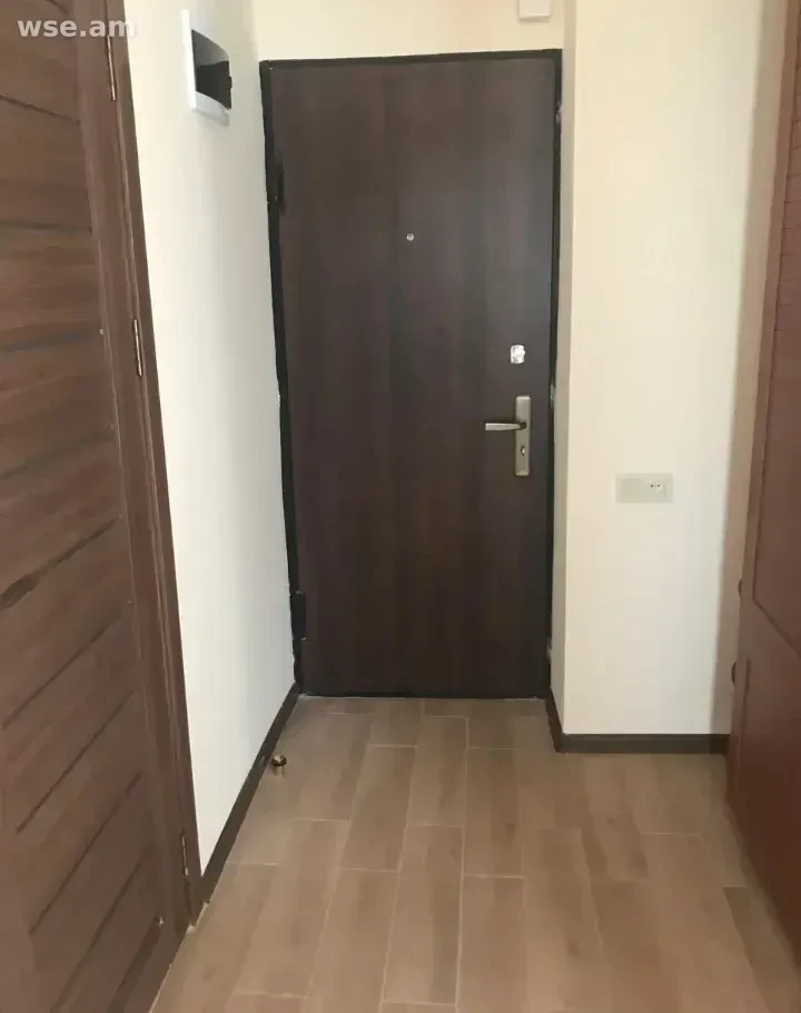 1-комн., 40 м², 3/5 эт., проспект Азатутян 7