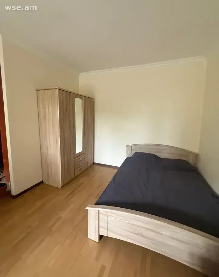 1-комн., 40 м², 3/5 эт., проспект Азатутян 7