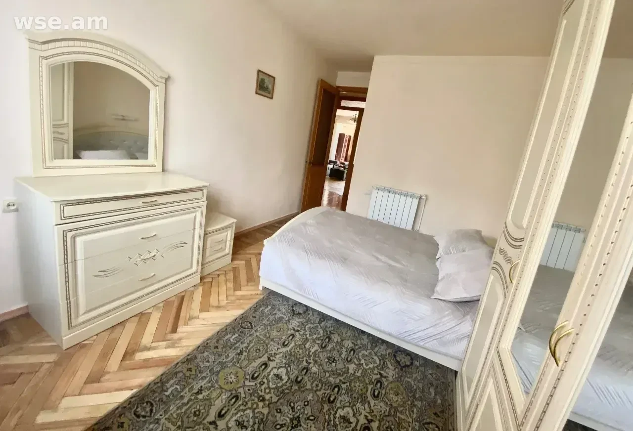 3-սենյականոց, 74 մ², 3/10 հարկ, Երվանդ Քոչարի փողոց 3
