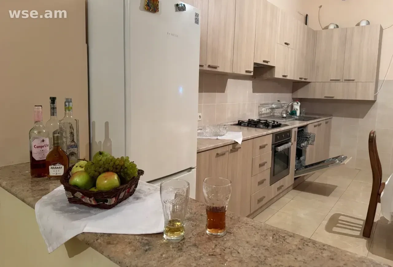 4-room house, 250 m², 2-story, Kentronakan Street, Aramus, Kotayk Province