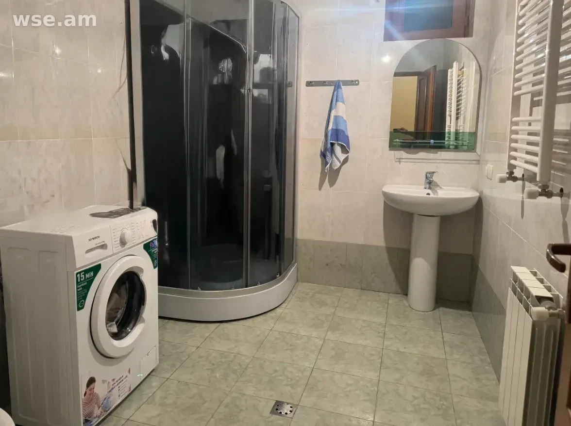 4-room house, 250 m², 2-story, Kentronakan Street, Aramus, Kotayk Province