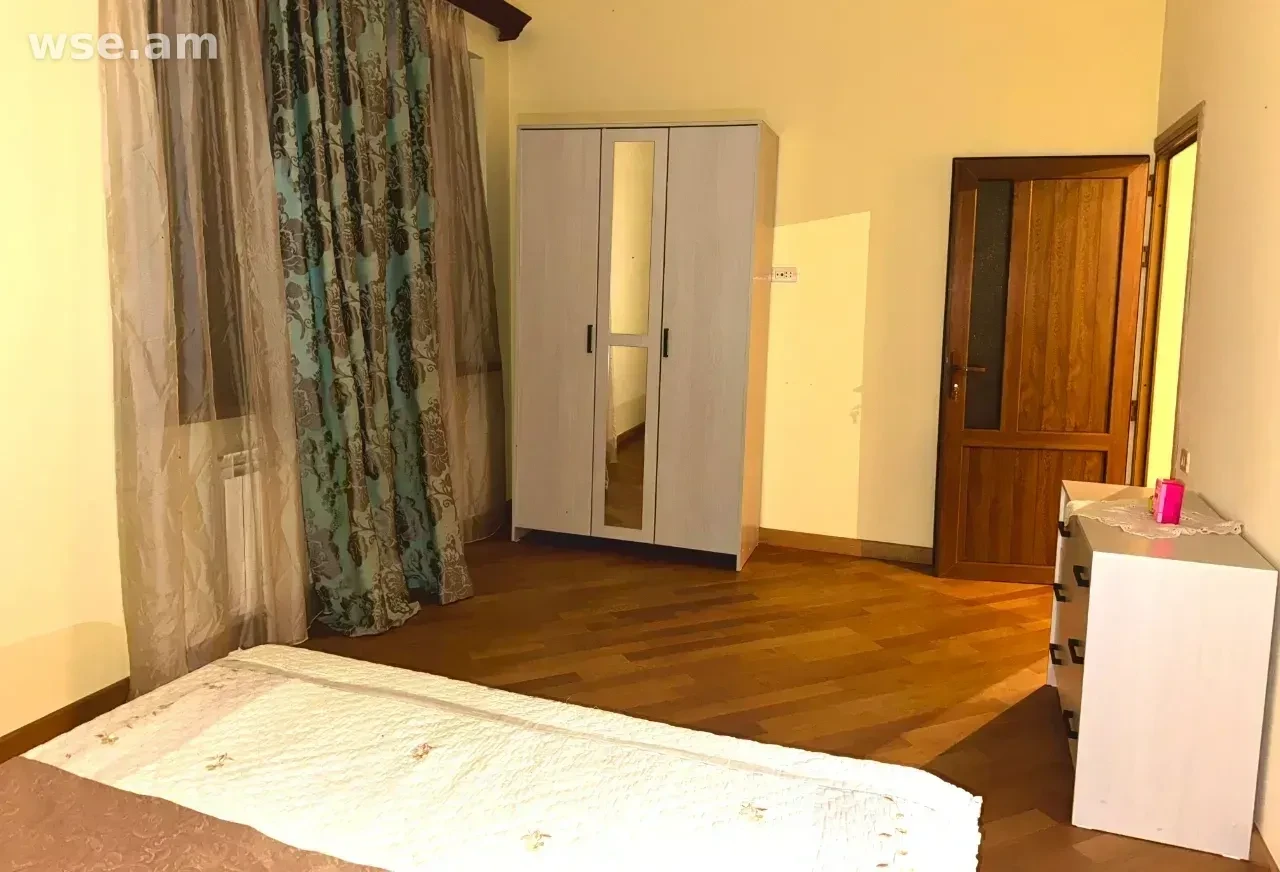 4-room house, 250 m², 2-story, Kentronakan Street, Aramus, Kotayk Province