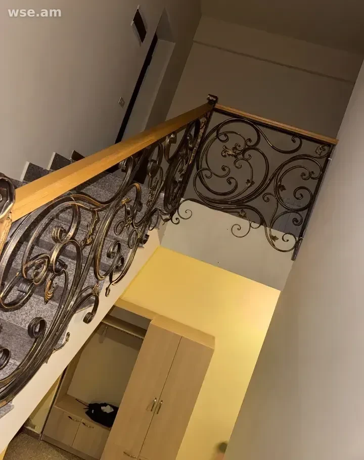 4-room house, 250 m², 2-story, Kentronakan Street, Aramus, Kotayk Province