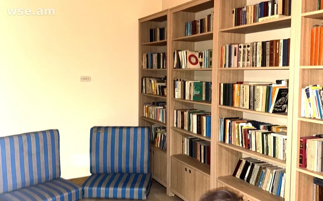 4-room house, 250 m², 2-story, Kentronakan Street, Aramus, Kotayk Province