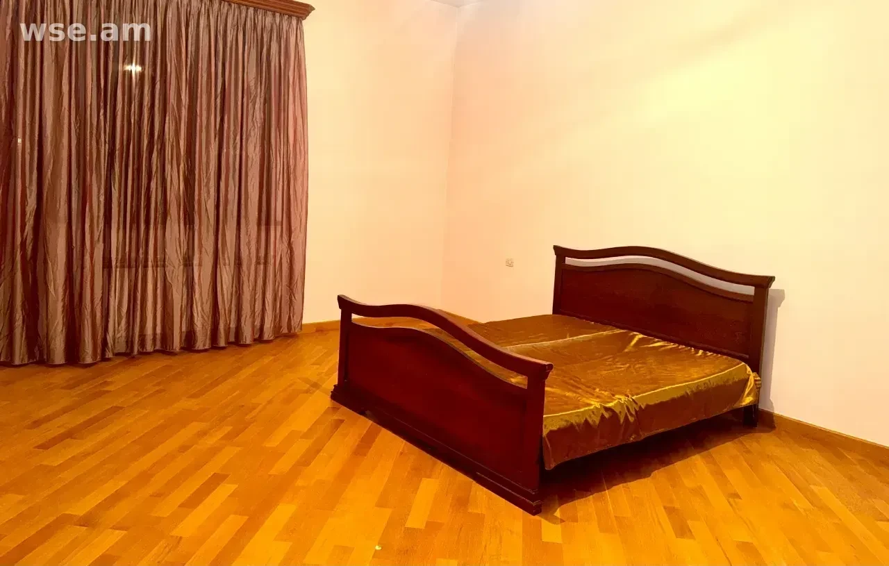 4-room house, 250 m², 2-story, Kentronakan Street, Aramus, Kotayk Province