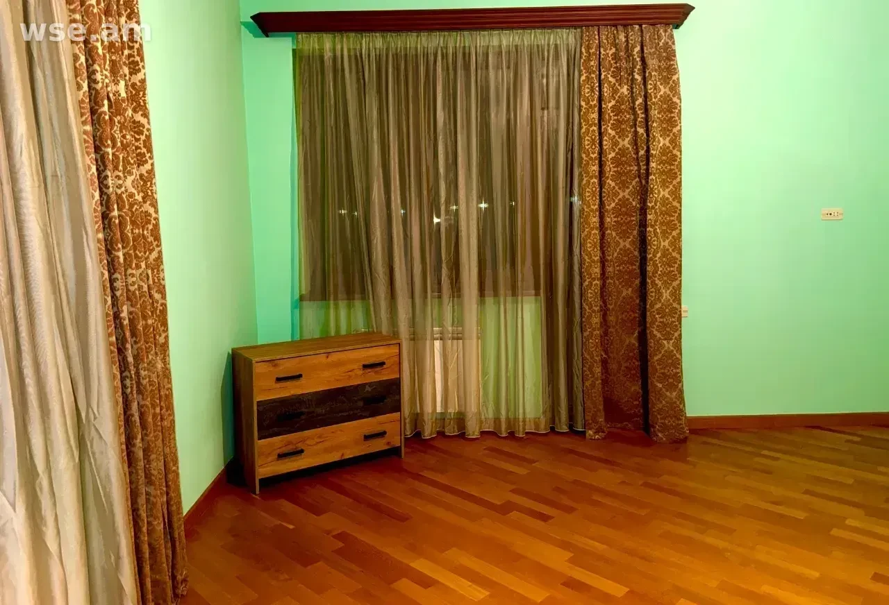 4-room house, 250 m², 2-story, Kentronakan Street, Aramus, Kotayk Province