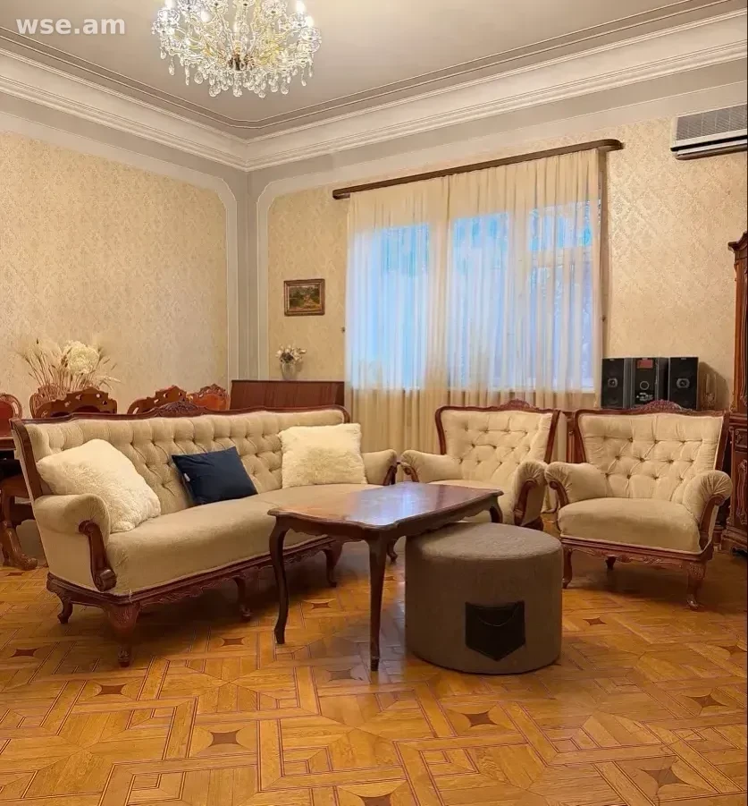 4-սենյականոց տուն, 400 մ², 3-հարկանի, Հրանտ Շահինյան 21/1