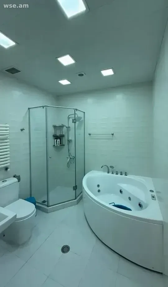 4-սենյականոց, 120 մ², 3/4 հարկ, Հանրապետության փողոց 79