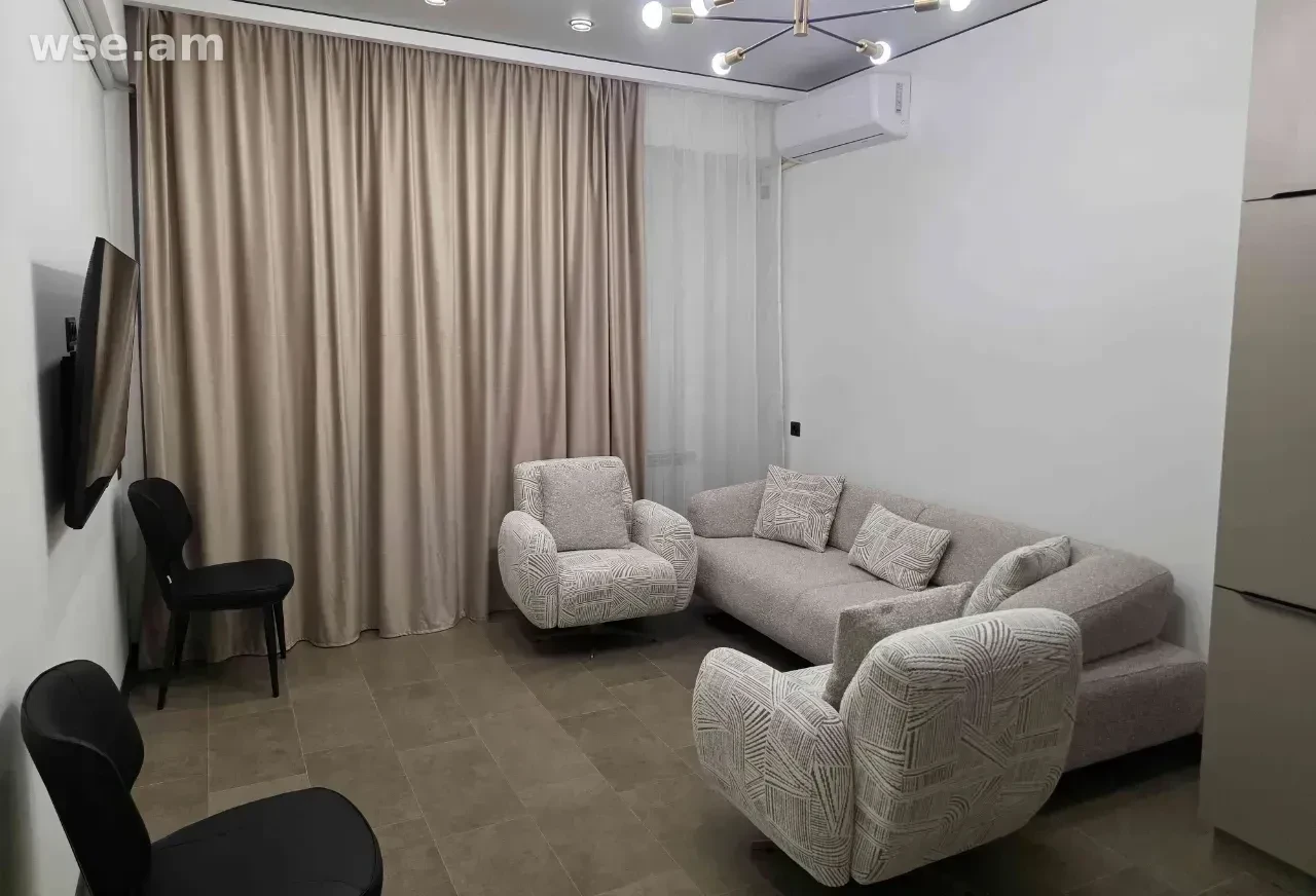 2-комн., 50 м², 9/14 эт., улица Никогаоса Адонца 19/8