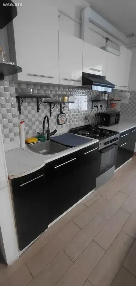 3-սենյականոց, 77 մ², 1/5 հարկ, Մանթաշյանց փողոց 10