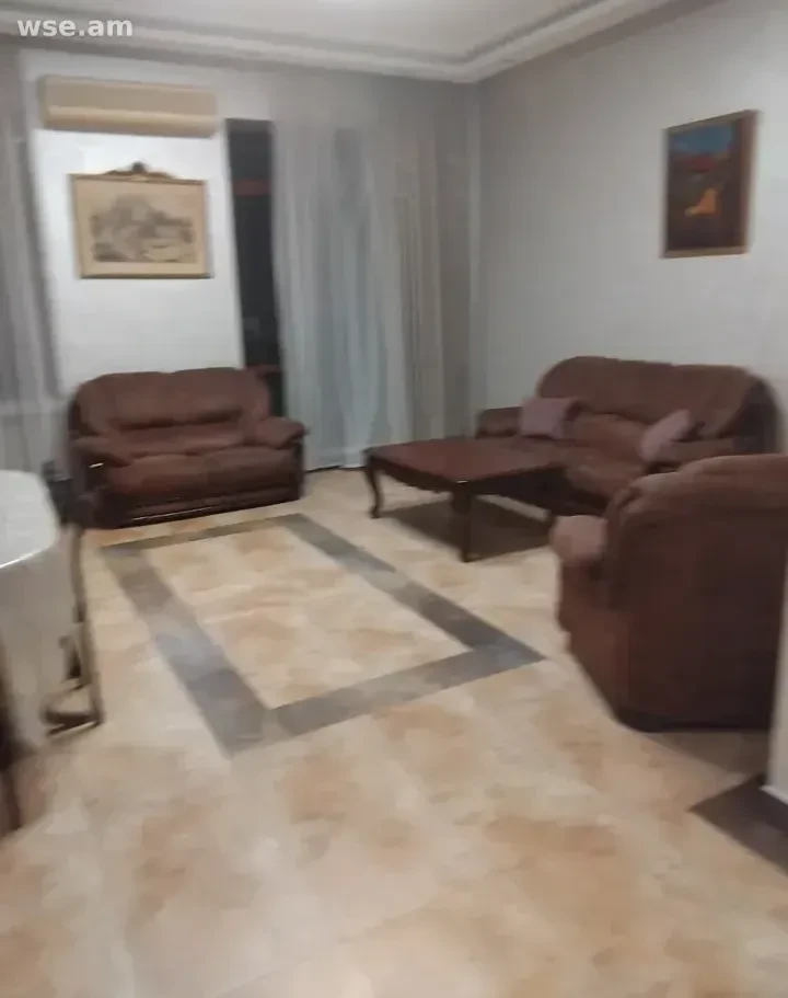 5-սենյականոց, 210 մ², 2/3 հարկ, Նալբանդյան փողոց 98