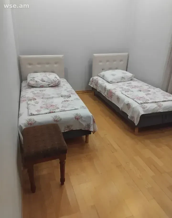 5-սենյականոց, 210 մ², 2/3 հարկ, Նալբանդյան փողոց 98