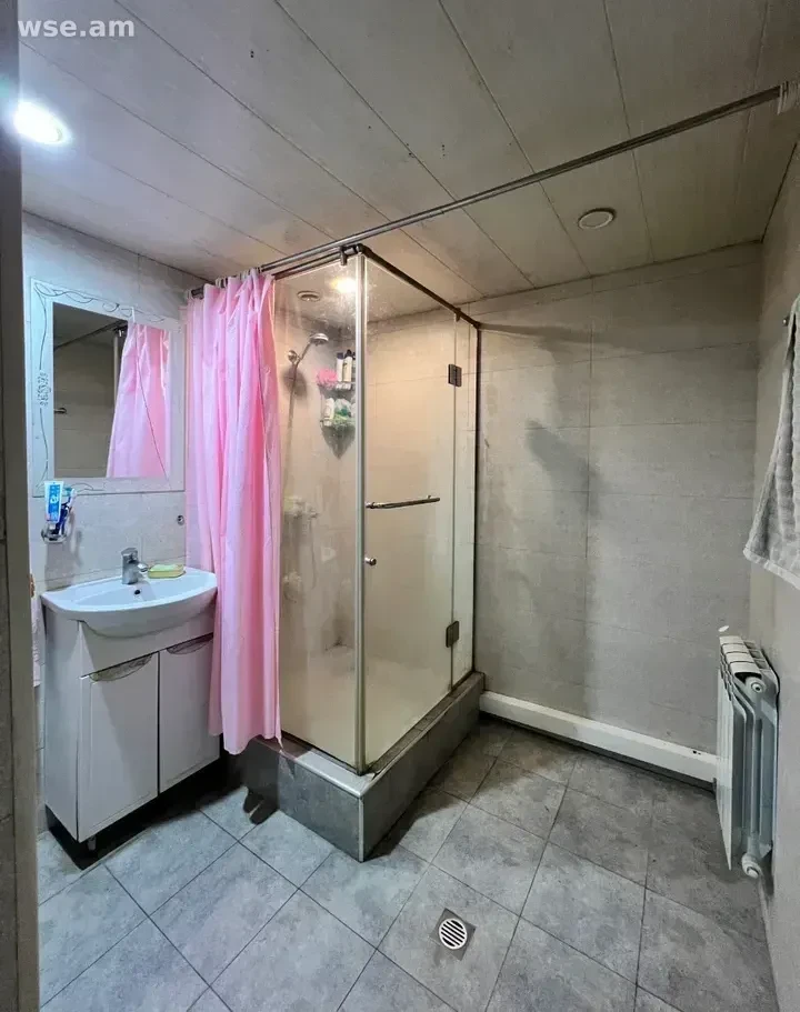 3 սենյականոց, 72 մ², 1/9 հարկ, Երվանդ Քոչարի փողոց 21/1