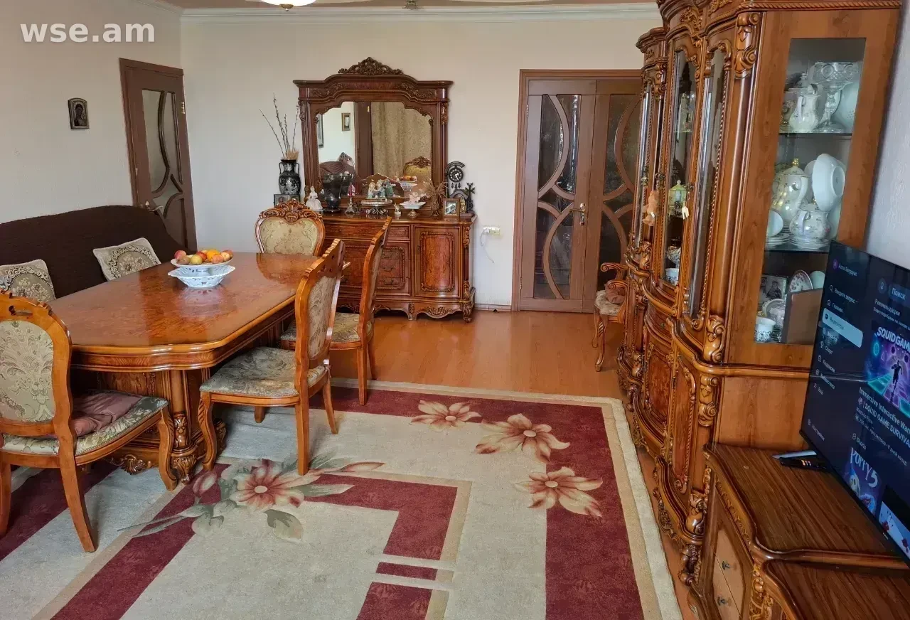 2-комн. квартира, 130м², проспект Комитаса 18 - 153 000 $